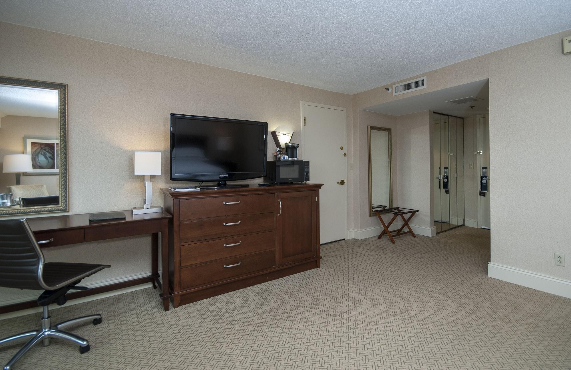 Hilton Greenville Exterior photo
